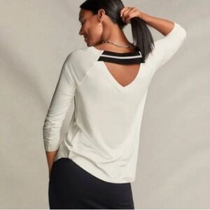 🥑5/$25 Cabi Womens Center Sweatshirt Size M White Jersey Knit Long Sleeve #5555